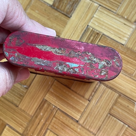 Vintage Velvet tobacco tin/stash box - Picture 13 of 14